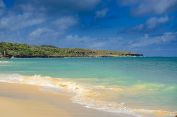 Fototapeta na wymiar dream vacation, beautiful white sandy beach in the Caribbean, pure azure water