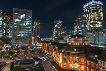 Fototapeta na wymiar Tokyo station building at twilight time.