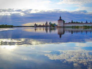 Fototapeta na wymiar monastery by the water 