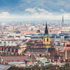 Obraz premium Panorama miasta z kopuły bazyliki św. Istvana w Budapeszcie na Węgrzech.