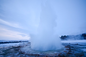 アイスランド　間欠泉