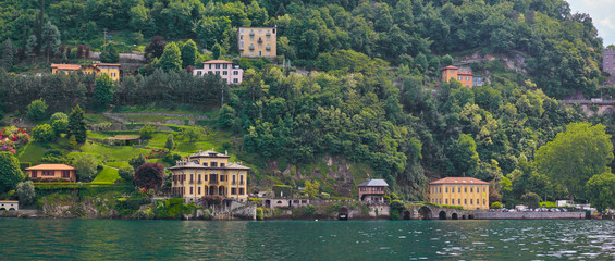 Comer See-Panorama, mit schönen Villen bei  Cernobbio