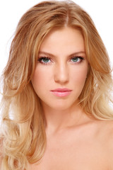 Fototapeta premium Młoda piękna seksowna kobieta z blond kręcone włosy niechlujny