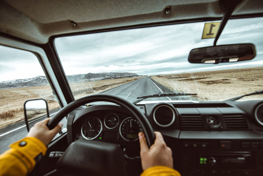 Driving on the icelandic roads, tour in Iceland