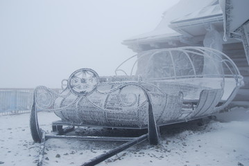 ośnieżone sanie © nepos_foto