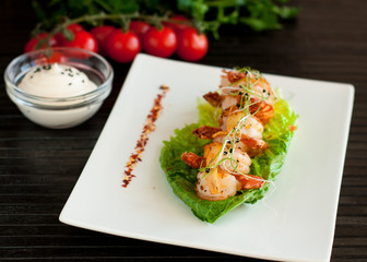 Tiger shrimps grilled with garlic and spices