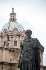 Fototapeta na wymiar statue of ceasar in rome