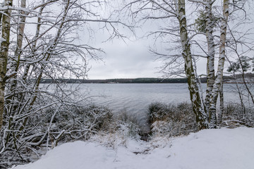 Senftenberger See mit Schnee