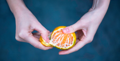 peeling mandarin