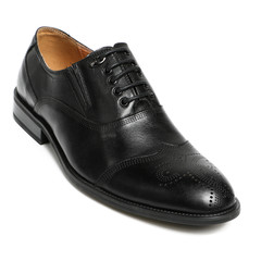 Men's leather fashion shoes isolated on white background