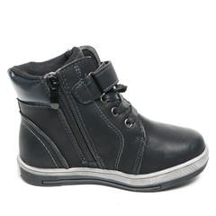 Demi season kid's shoe on white