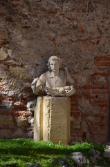 italy Vicenza old antic marble statue art sunny day