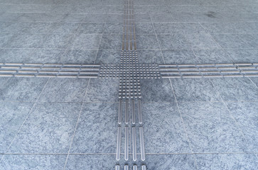 線状誘導ブロック　ステンレス製