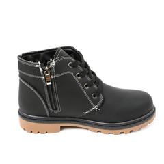 Man's demi-season leather shoes isolated on wthite.