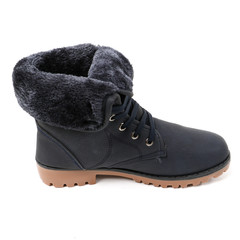 Man's demi-season leather shoes isolated on wthite.