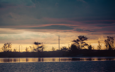 P&ocirc;r do sol rubro cabofriense