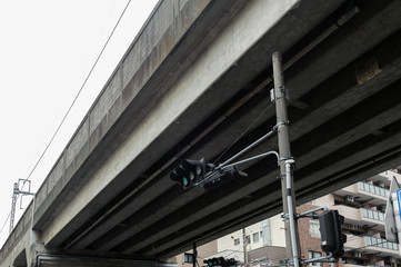 高速道路　高架下