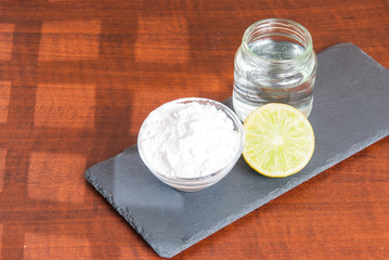 sodium bicarbonate (cleaning agent)