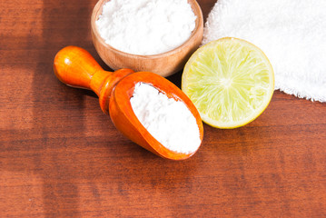 sodium bicarbonate (cleaning agent)