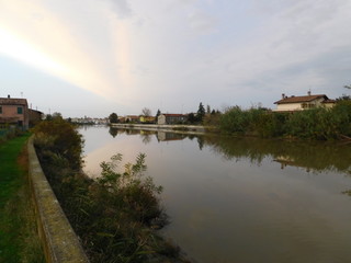 Fototapeta premium fiume in autunno