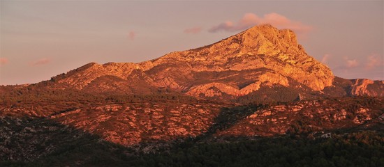 Sainte Victoire, paysage de Cézanne