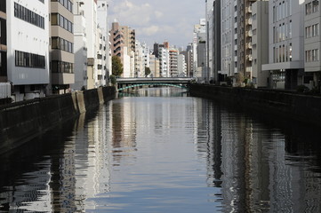 川のある風景