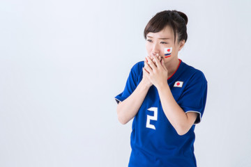 応援する女性サポーター