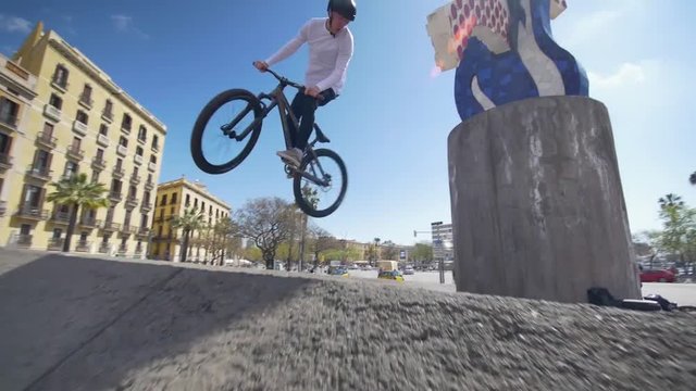 Sreet Bike Riding Tricks Sport Cool BMX Mountaing Biking Professional Stunt