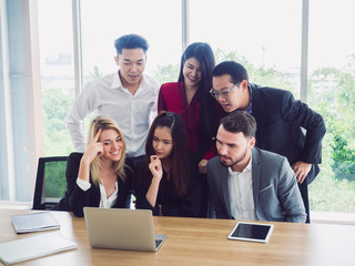 Fototapeta premium business people in meeting room,Business team explaining new business ideas