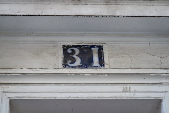 numéro 31, façade sur rue