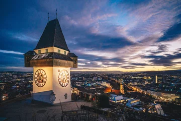 Fototapete Graz bei Nacht-Panorama vom Gipfel des Schlossbergparks aus gesehen © Calin Stan