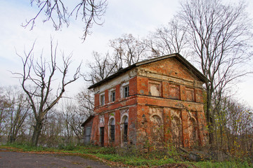 Fototapeta na wymiar building in the manor