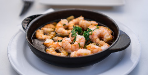 Garnelen in Knoblauchsoße