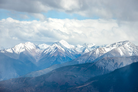 Tibet BaSu turn 72 mountain scenery