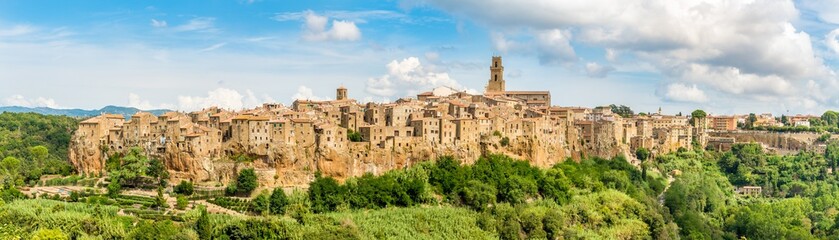 Fototapeta na wymiar Panoramic view at the Pitigliano old town in Tuscany of Italy