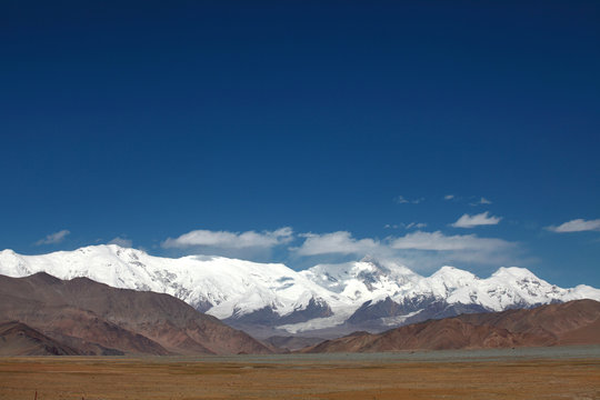 Xinjiang kashi, tao pamirs muztagh ata peak