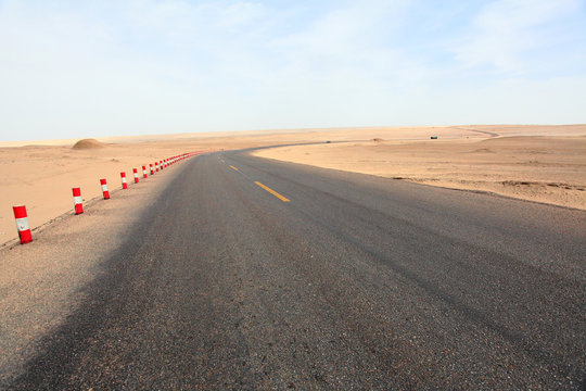 Qinghai province of the exploration, cliff HuaTuGou gobi desert