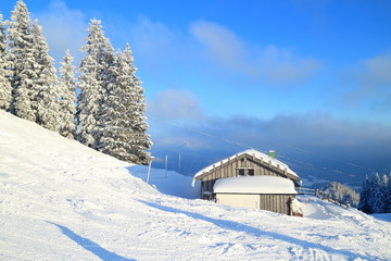 Skihütte im Skigebiet