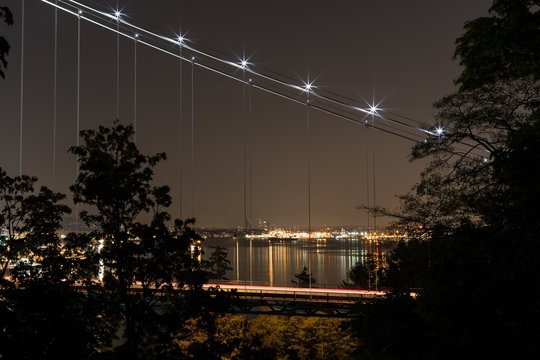 Fototapeta Suspension bridge with light trail