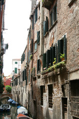 Fototapeta na wymiar Venice, small canal
