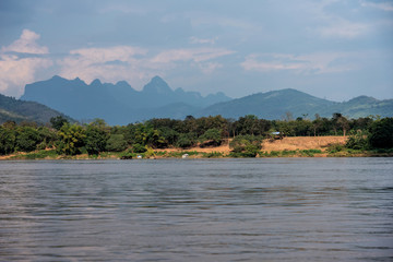 Laos - Luang Prabang - Fahrt zu den Pak Ou Höhlen auf dem Mekong
