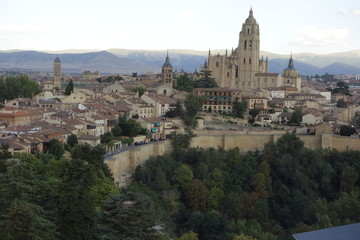 Fototapeta na wymiar Catedral de Segovia desde el Alcazar
