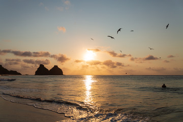 por do sol em noronha