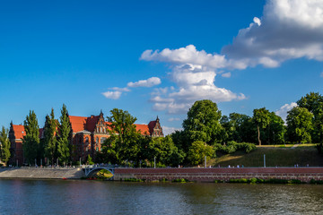 Miasto Wrocław w sloneczne lato, Polska © Senatorek