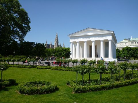 Wien Theseus Temple