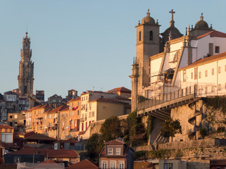 Fototapeta na wymiar Atardecer en Oporto