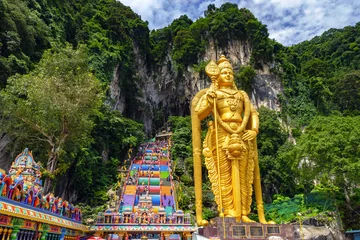 Selbstklebende Fototapete Kuala Lumpur Batu-Höhle in Malaysia, Hinduismus-Tempel