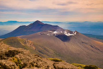 Fototapeta premium 韓国岳頂上より新燃岳と高千穂を望む
