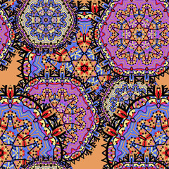 Arabesque seamless pattern. Seamless Pattern Circle Ornament. Violet kaleidoskopic design