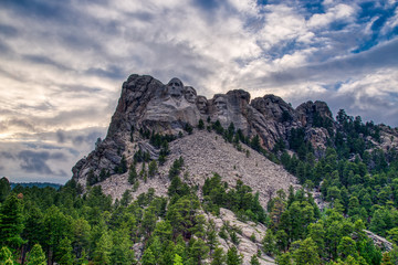 Mountain Rushmore evening 